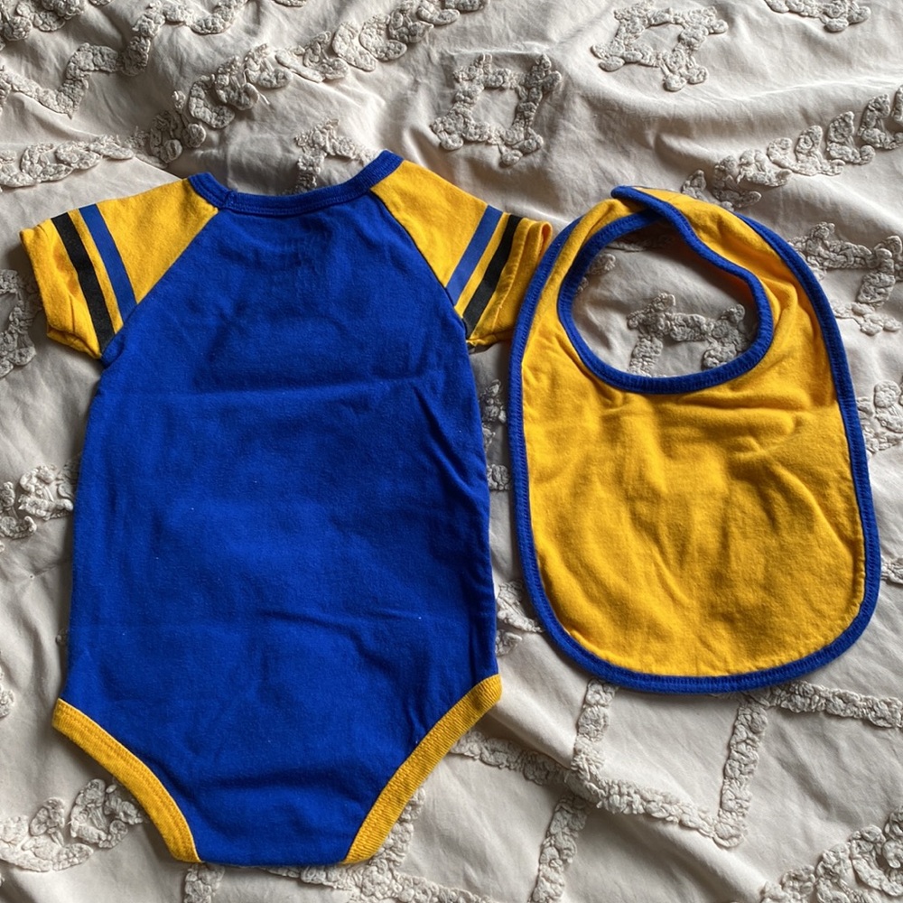 Morehead State University (MSU) onesie and bib set!! Brand new condition!! - Picture 4 of 4